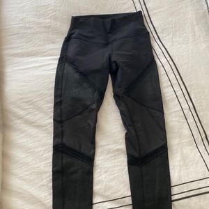 Alo Yoga Moto Leggings